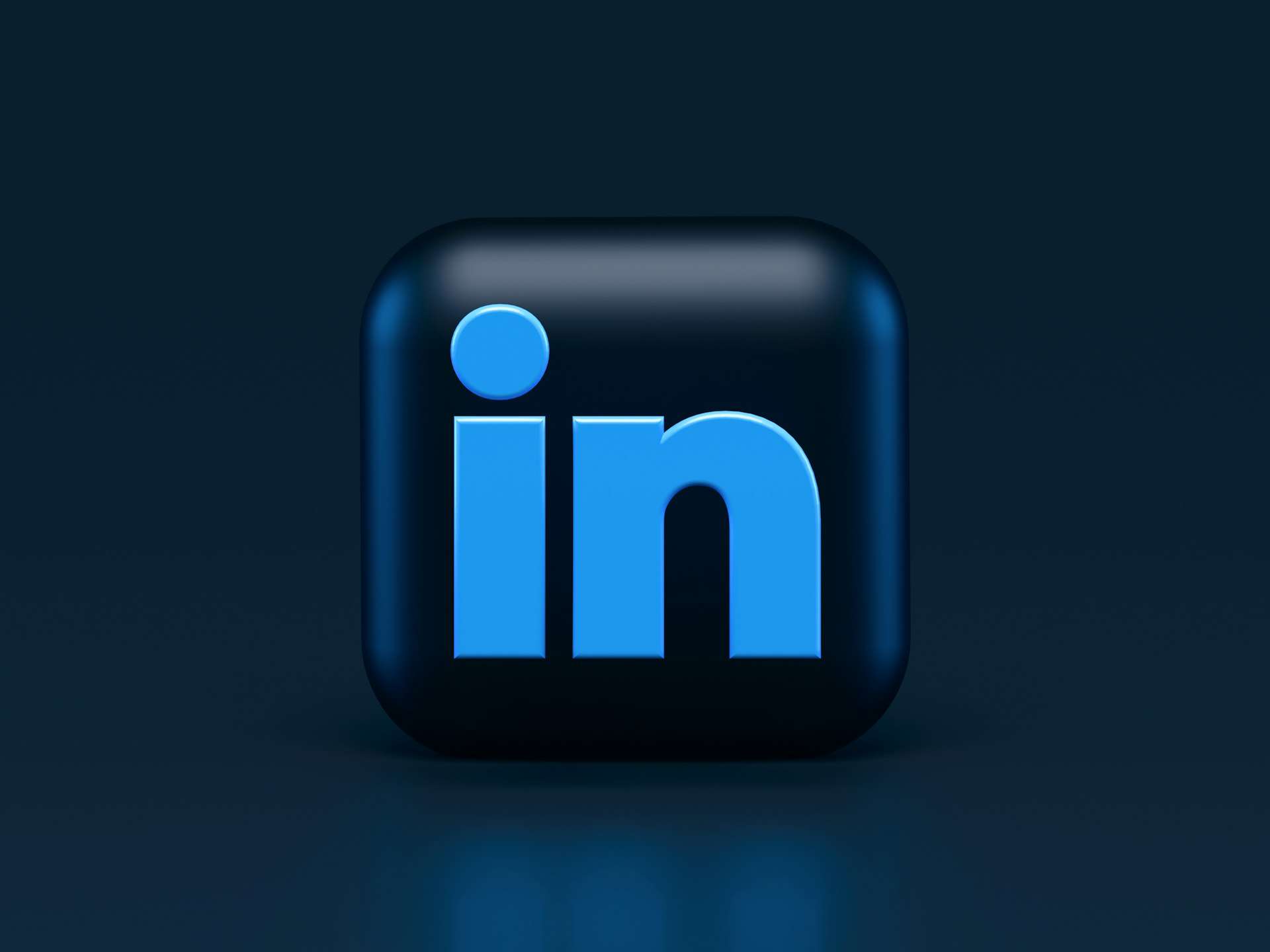LinkedIn professional networking and B2B lead generation
